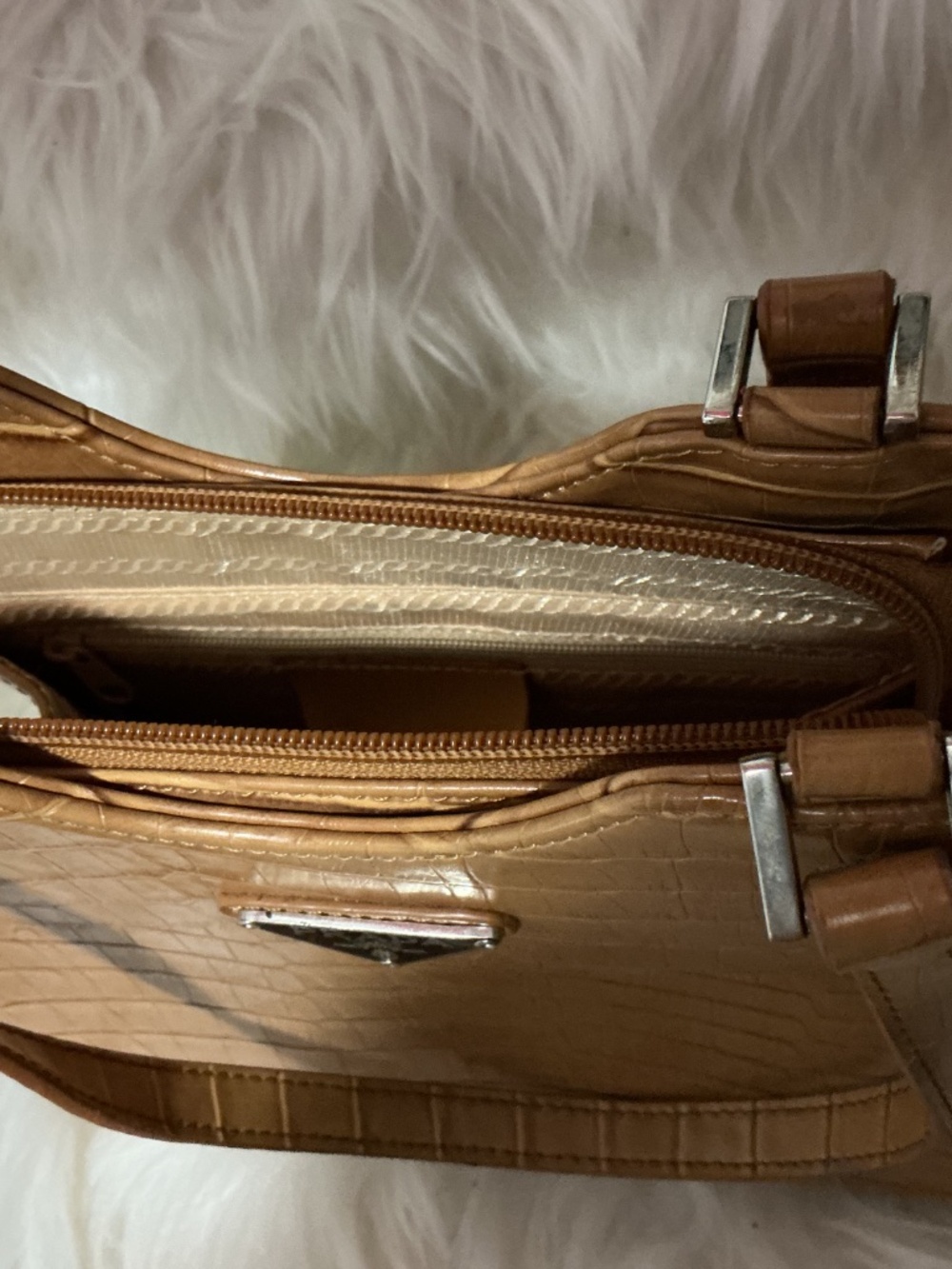 PRADA - Picture 4 of 5